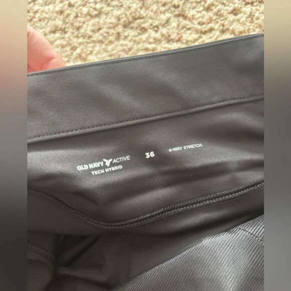 NWT Old Navy Active Tech Hybrid Chino Golf Shorts 36 Black 4-Way Stretch - Picture 5 of 5